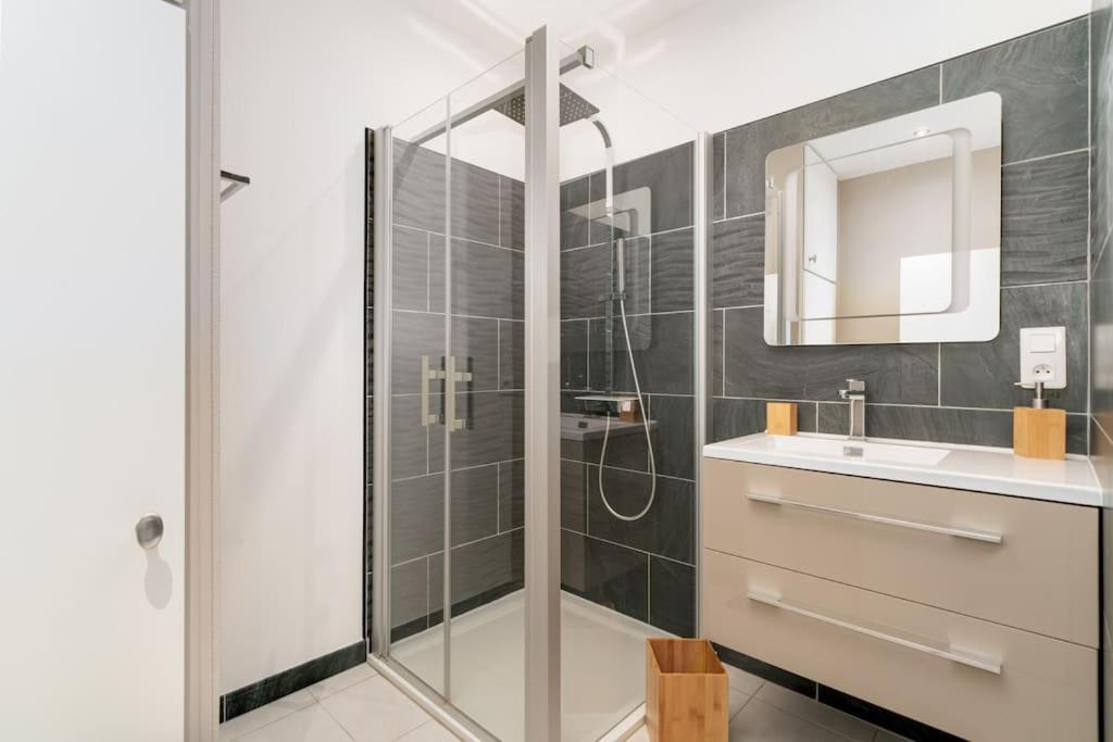 Superbe Appartement A Une Minute A Pied De La Gare エピナル エクステリア 写真