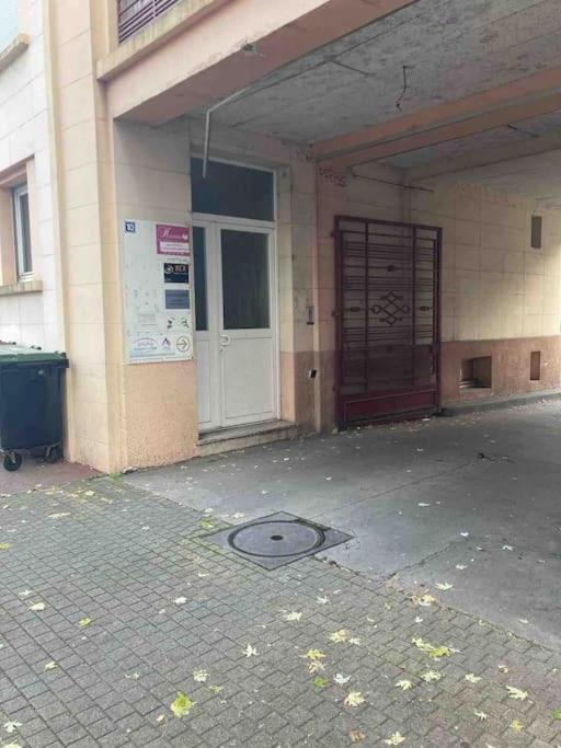 Superbe Appartement A Une Minute A Pied De La Gare エピナル エクステリア 写真