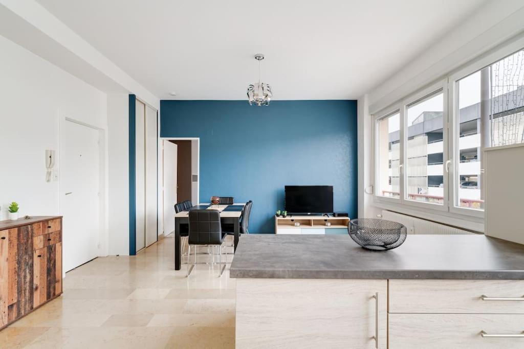 Superbe Appartement A Une Minute A Pied De La Gare エピナル エクステリア 写真